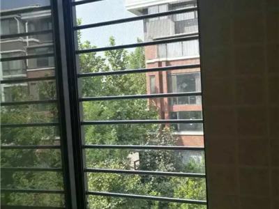 北京丰台青塔附近安装不锈钢防盗窗护栏安装防盗门